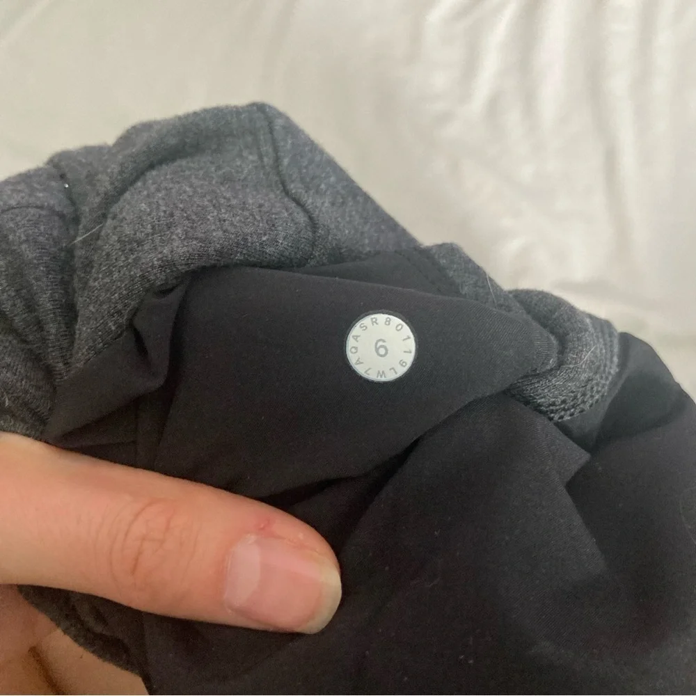 Lululemon Hello Sunday Short Heathered Mod Black Gray Size 6